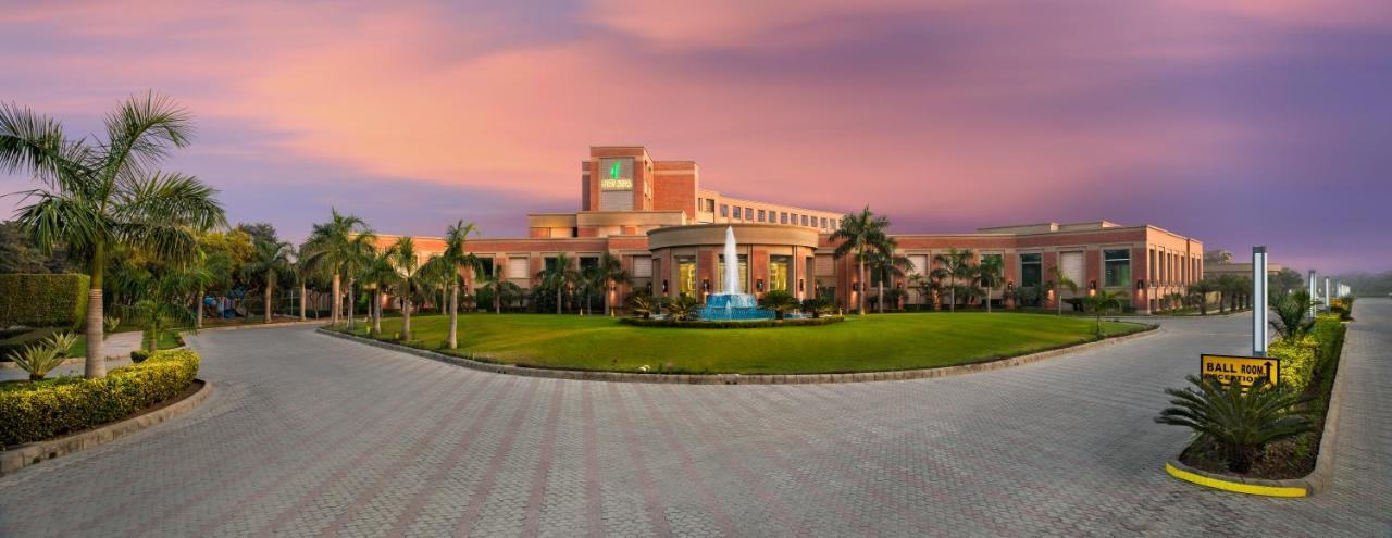 Aveda Hotel - Ludhiana Ludhijána Exteriér fotografie