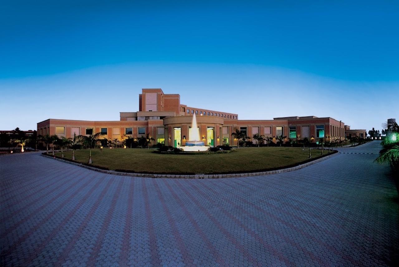 Aveda Hotel - Ludhiana Ludhijána Exteriér fotografie